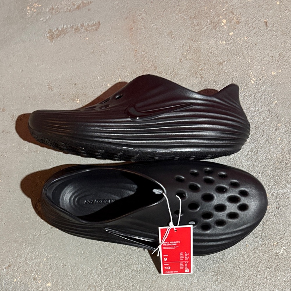 Men's Nike Black Slip-On Shoes